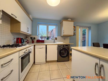 3 bedroom End of terrace house for sale in Emmendingen Avenue, Newark