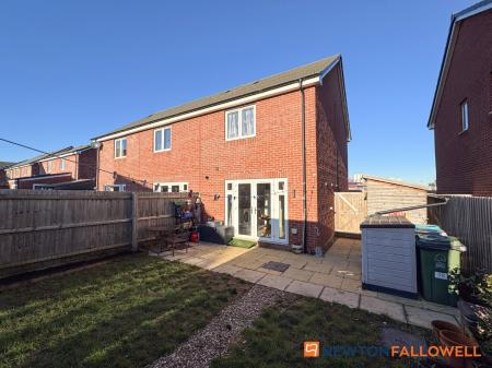 2 bedroom End of terrace house for sale in Flaxley Lane, Newark