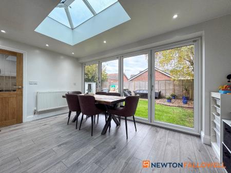 3 bedroom Semi-detached house for sale in Gainsborough Road, Winthorpe