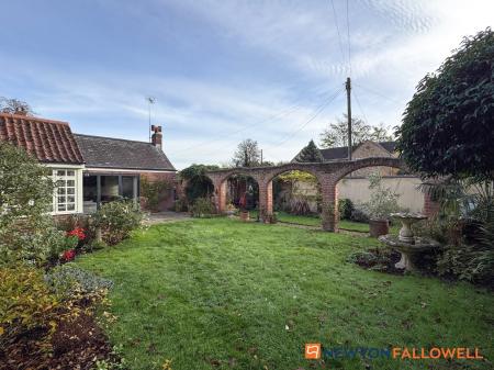 3 bedroom Detached house for sale in Gainsborough Road, Winthorpe