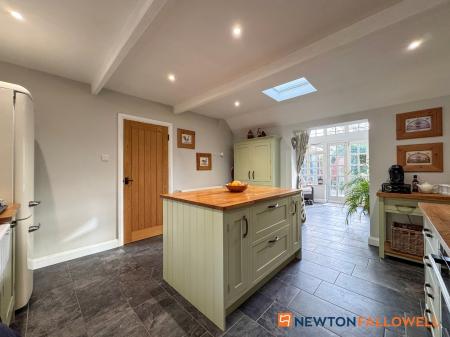 3 bedroom Detached house for sale in Gainsborough Road, Winthorpe