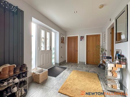 4 bedroom Detached bungalow for sale in Glovers Lane, Balderton