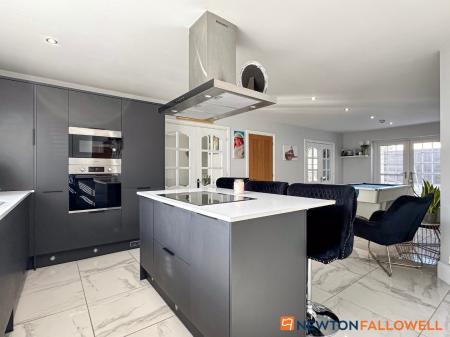 4 bedroom Detached bungalow for sale in Glovers Lane, Balderton