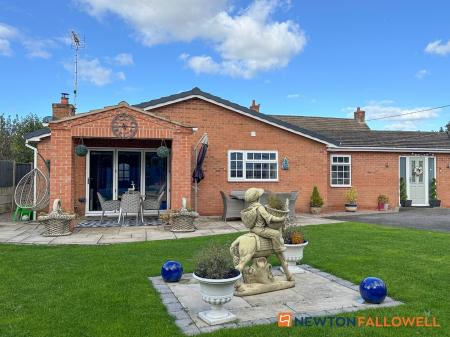 4 bedroom Detached bungalow for sale in Glovers Lane, Balderton