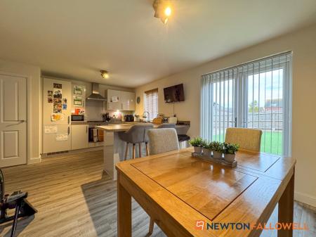 4 bedroom Detached house for sale in Halifax Road, Fernwood