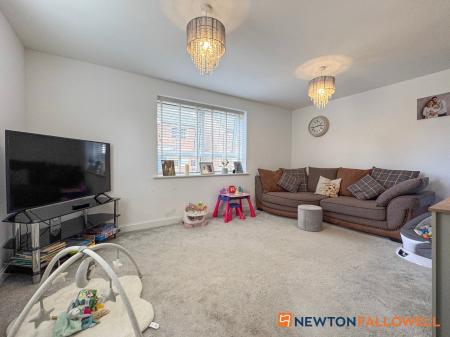 3 bedroom Semi-detached house for sale in Halifax Road, Fernwood