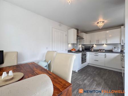 3 bedroom Semi-detached house for sale in Halifax Road, Fernwood