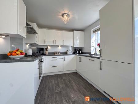 3 bedroom Semi-detached house for sale in Halifax Road, Fernwood