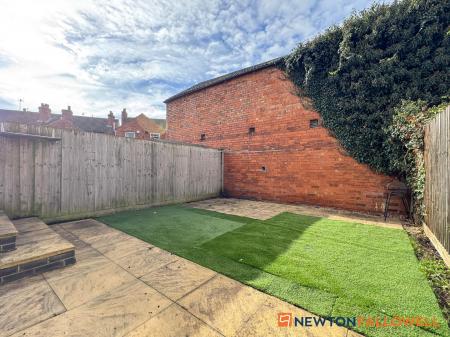 3 bedroom Semi-detached house for sale in Harrisons Way, Newark