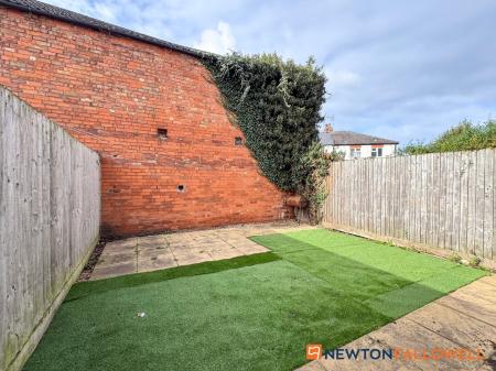 3 bedroom Semi-detached house for sale in Harrisons Way, Newark