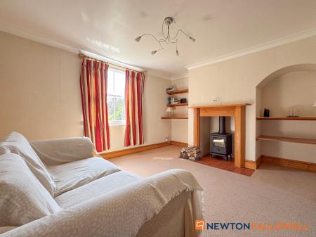 3 bedroom Semi-detached house for sale in Hall Farm Cottage, Stapleford