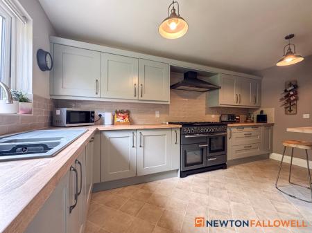 4 bedroom Detached house for sale in Home Farm Close, Kelham