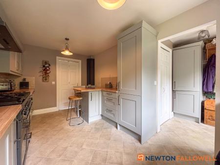 4 bedroom Detached house for sale in Home Farm Close, Kelham