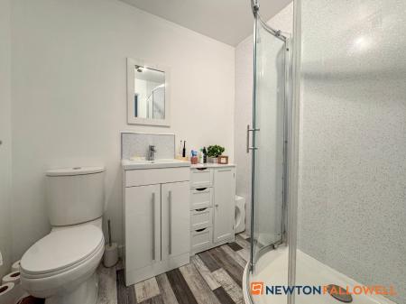 2 bedroom End of terrace house for sale in Hunters Road, Fernwood