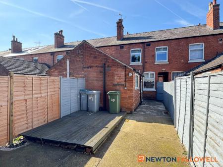 3 bedroom Terraced House for sale in Lime Grove, Newark