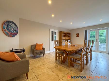 4 bedroom Detached bungalow for sale in Long Lane, Farndon