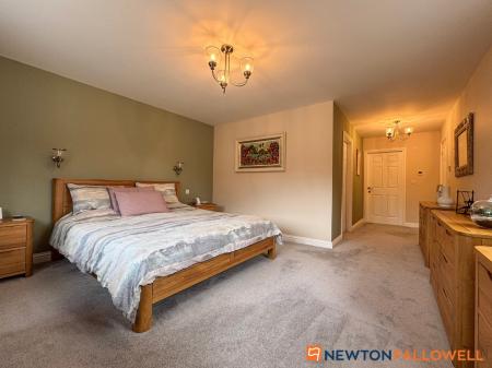 4 bedroom Detached bungalow for sale in Long Lane, Farndon