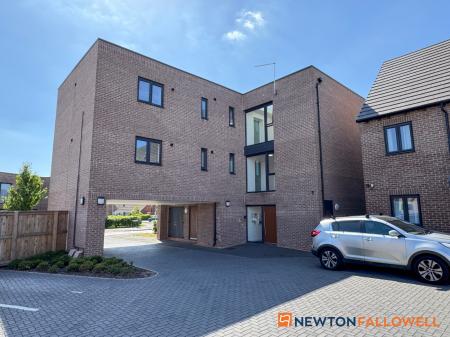 2 bedroom Flat for sale in Lord Hawke Way, Newark