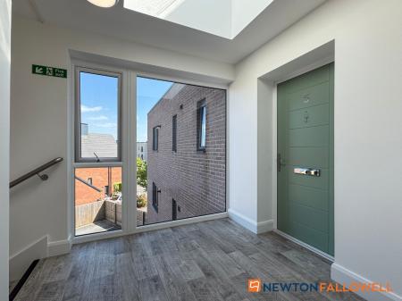 2 bedroom Flat for sale in Lord Hawke Way, Newark