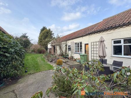 4 bedroom Detached house for sale in Main Street, Sutton-on-Trent