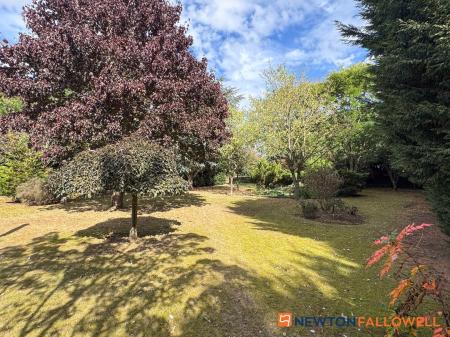 5 bedroom Detached house for sale in North Road, Sutton-on-Trent