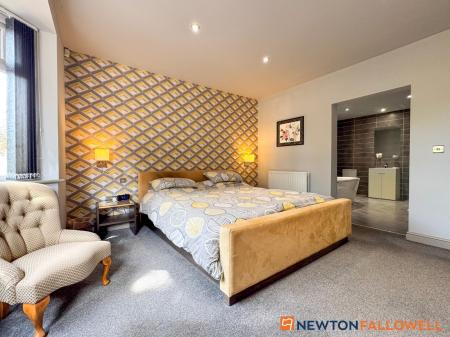 5 bedroom Detached house for sale in North Road, Sutton-on-Trent