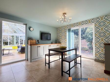 5 bedroom Detached house for sale in North Road, Sutton-on-Trent