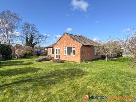 3 bedroom Detached bungalow for sale in Station Road, Collingham