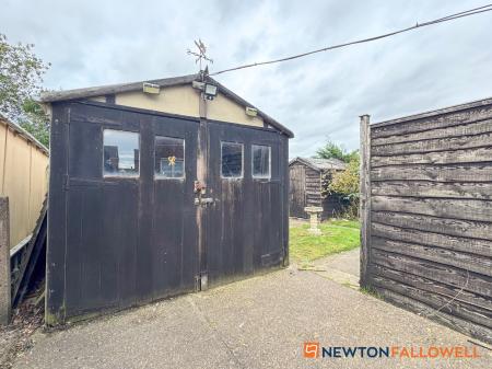 3 bedroom Semi-detached house for sale in Trinity Road, Newark