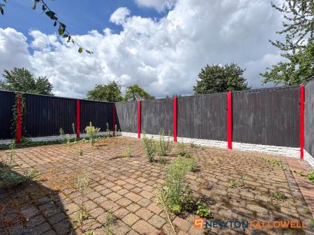 3 bedroom Terraced House for sale in Wolsey Road, Newark