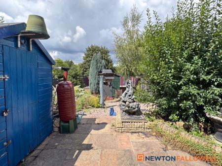 3 bedroom Terraced House for sale in Wolsey Road, Newark