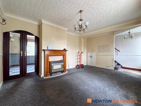 3 bedroom Terraced House for sale in Wolsey Road, Newark