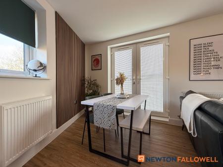 2 bedroom Flat for sale in Green Avenue, Newark
