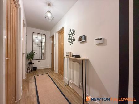 2 bedroom Flat for sale in Green Avenue, Newark