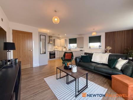 2 bedroom Flat for sale in Green Avenue, Newark