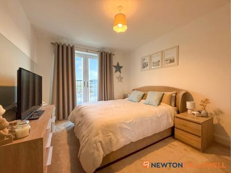 2 bedroom Flat for sale in Green Avenue, Newark