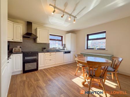 4 bedroom Detached house for sale in The Magnolias, Green Lane, Dry Doddington