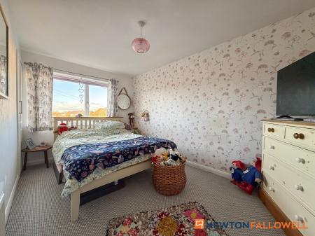 3 bedroom End of terrace house for sale in Cranmer Road, Newark