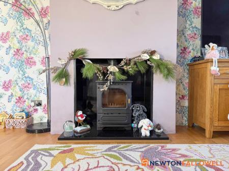 3 bedroom End of terrace house for sale in Cranmer Road, Newark