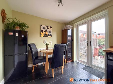 2 bedroom End of terrace house for sale in Magdalene View, Newark