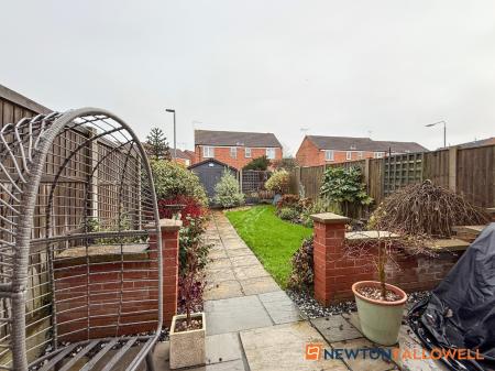 2 bedroom End of terrace house for sale in Magdalene View, Newark