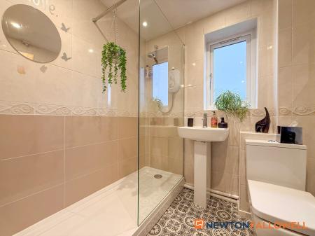 2 bedroom End of terrace house for sale in Magdalene View, Newark