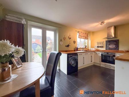 2 bedroom End of terrace house for sale in Magdalene View, Newark