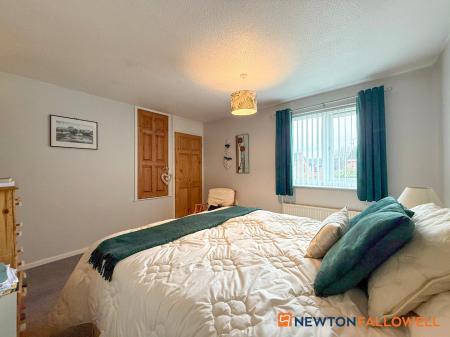 2 bedroom End of terrace house for sale in Magdalene View, Newark