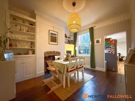 3 bedroom Semi-detached house for sale in Wellington Road, Newark