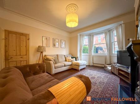 3 bedroom Semi-detached house for sale in Wellington Road, Newark