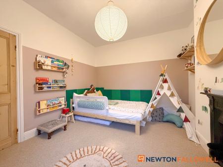 3 bedroom Semi-detached house for sale in Wellington Road, Newark