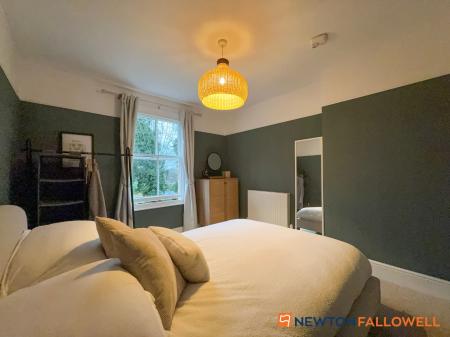 3 bedroom Semi-detached house for sale in Wellington Road, Newark