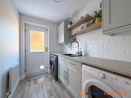 3 bedroom End of terrace house for sale in Cludd Avenue, Newark