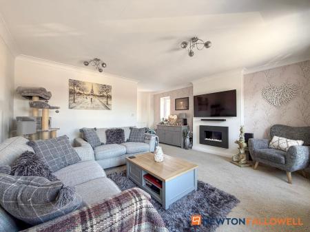 3 bedroom End of terrace house for sale in Cludd Avenue, Newark